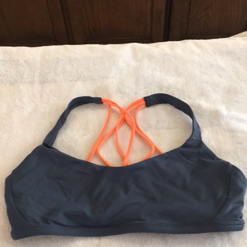 Lululemon sports bra